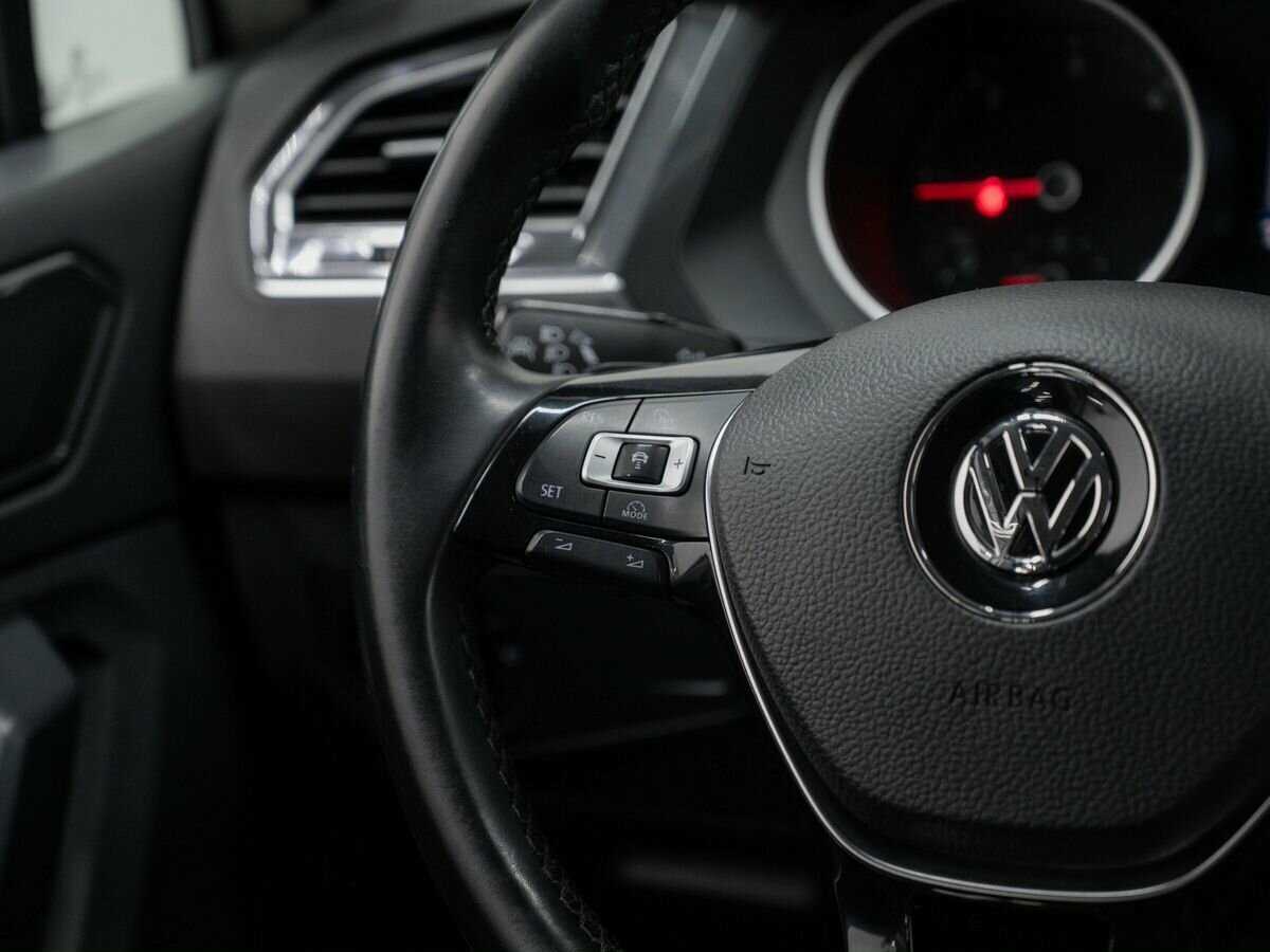 Volkswagen Tiguan, 2018 Фото №13