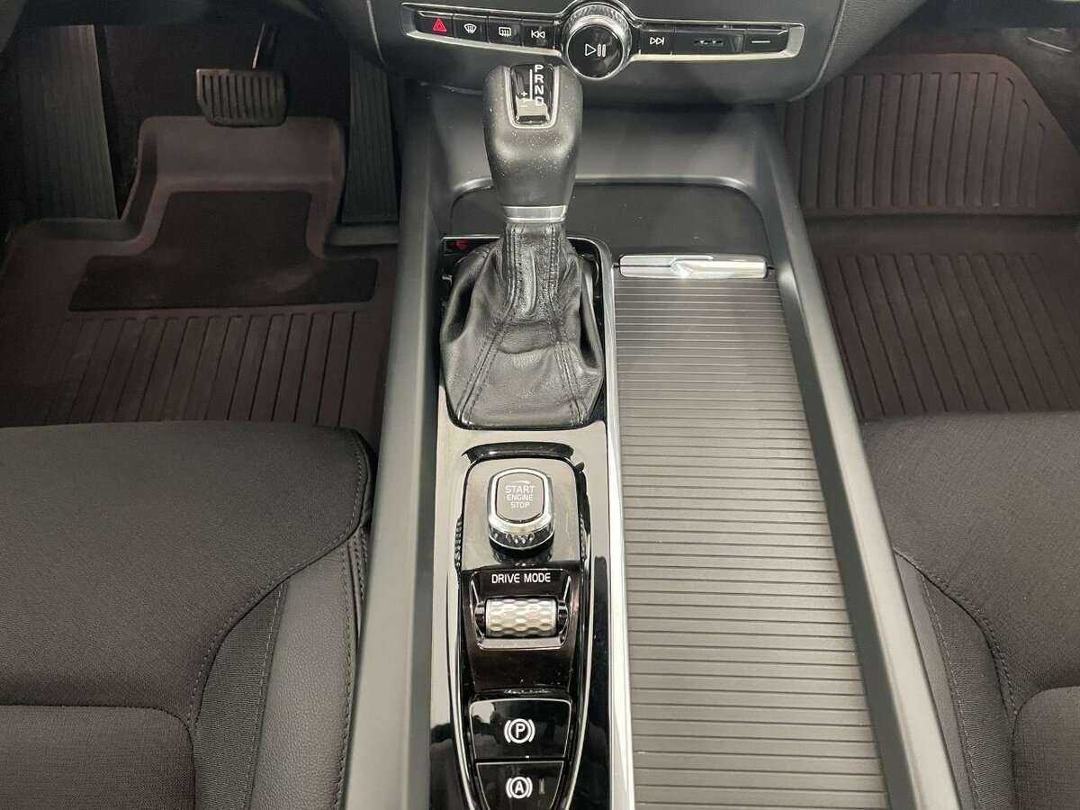 Volvo XC60, 2019 Фото №13