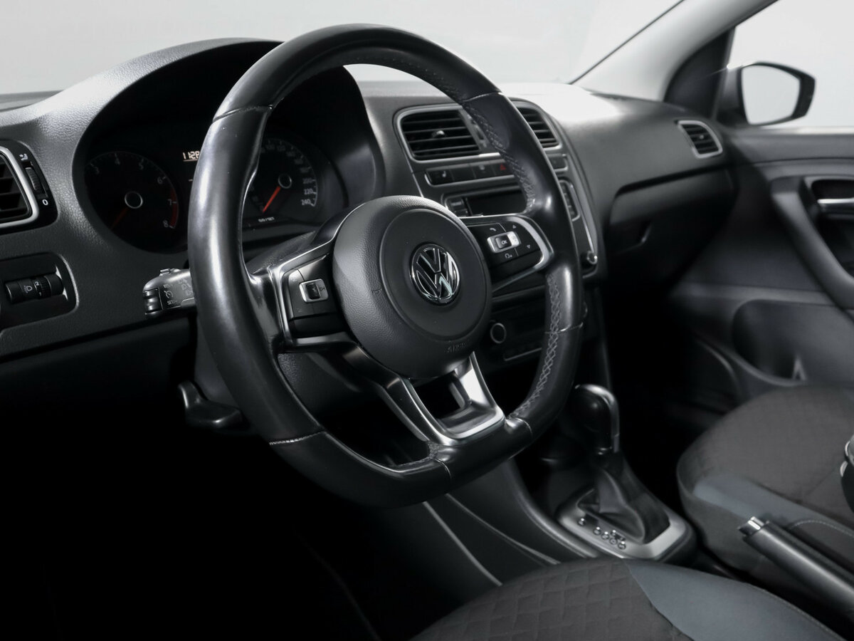 Volkswagen Polo V Рестайлинг, 2019 Фото №11