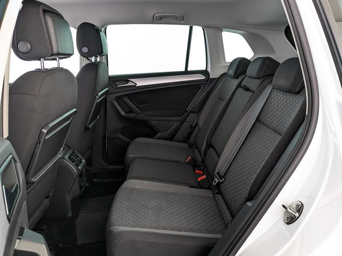 Volkswagen Tiguan, 2018 Фото №14