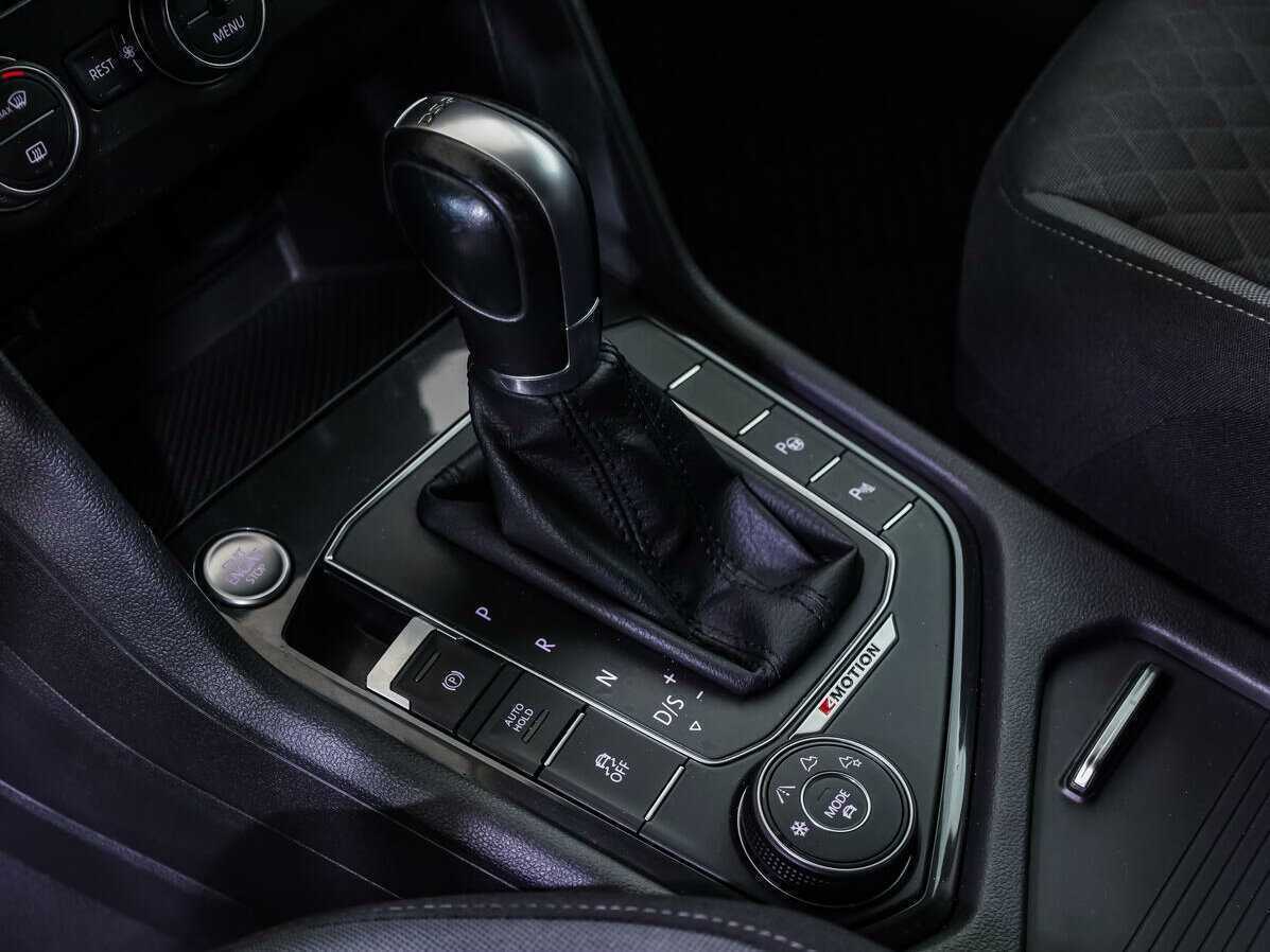 Volkswagen Tiguan, 2017 Фото №16