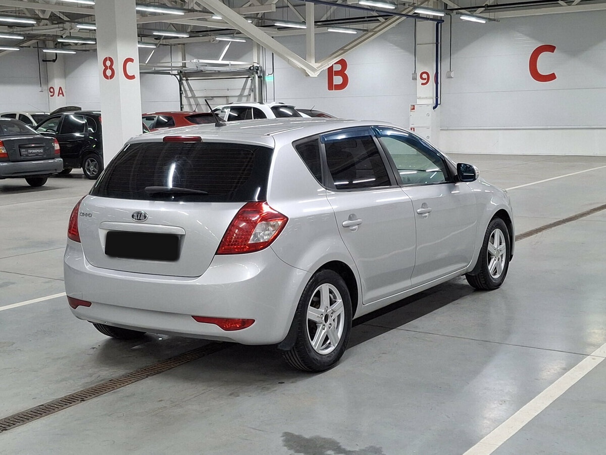 Kia Ceed I Рестайлинг, 2011 Фото №5