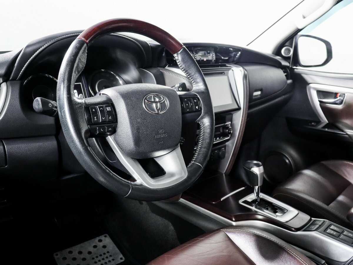 Toyota Fortuner, 2018 Фото №11