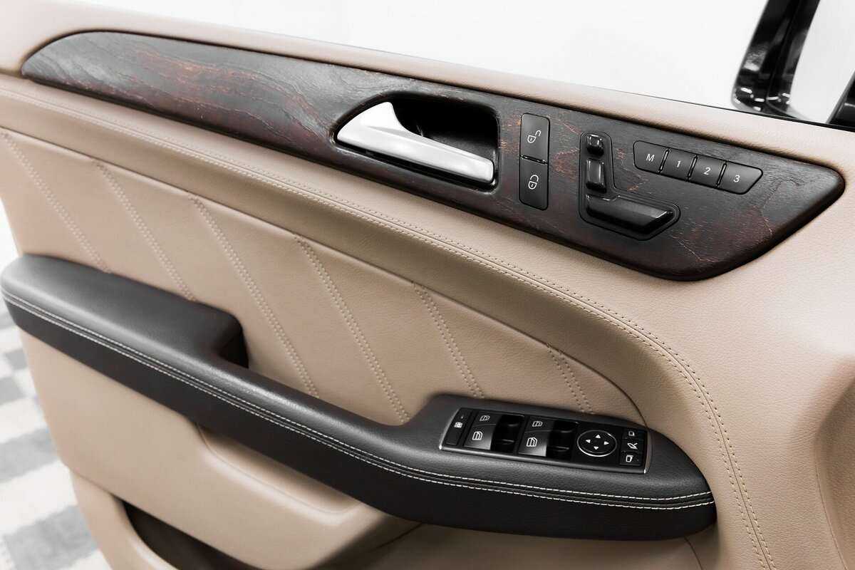 Mercedes-Benz M-Класс AMG 63 AMG, 2013 Фото №7