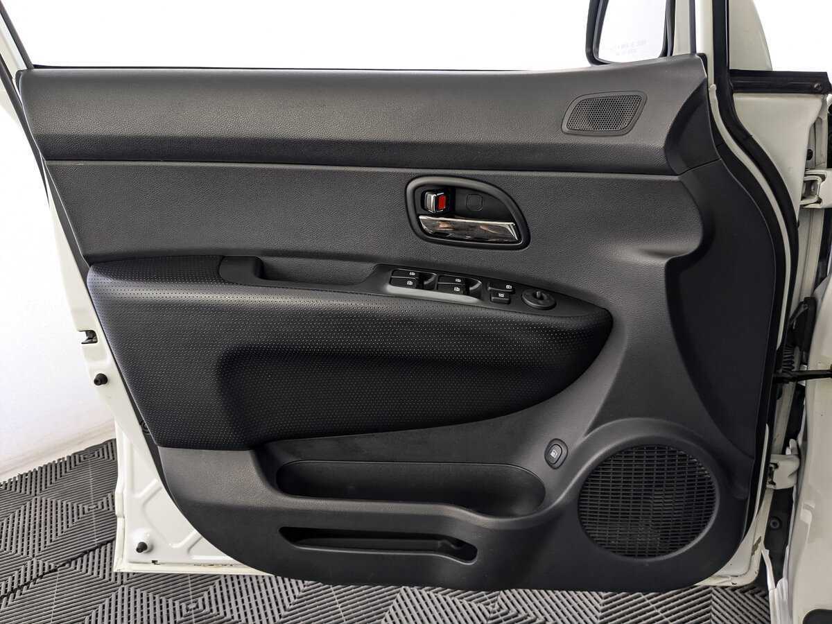 Kia Carens, 2011 Фото №15