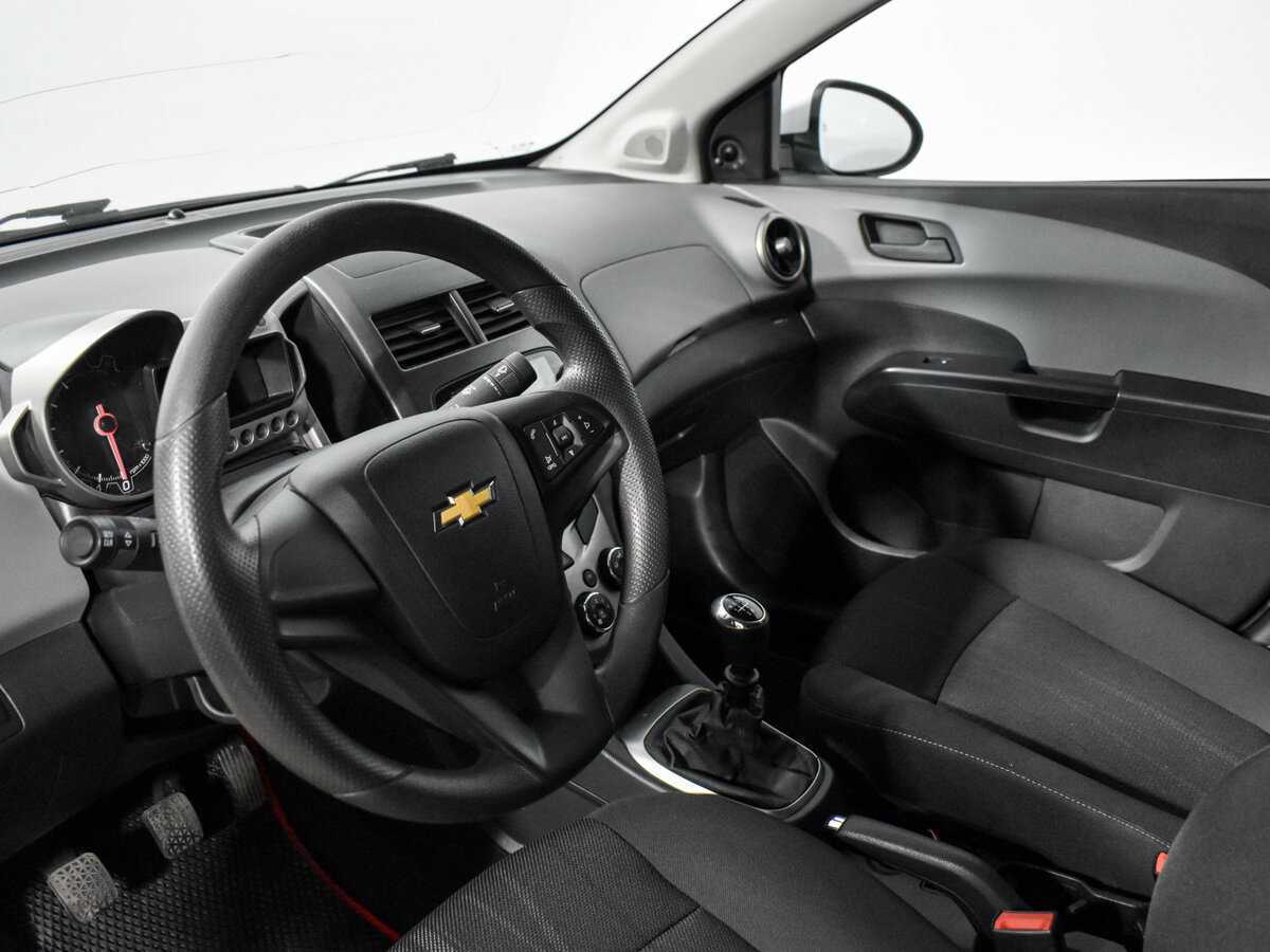 Chevrolet Aveo, 2014 Фото №8