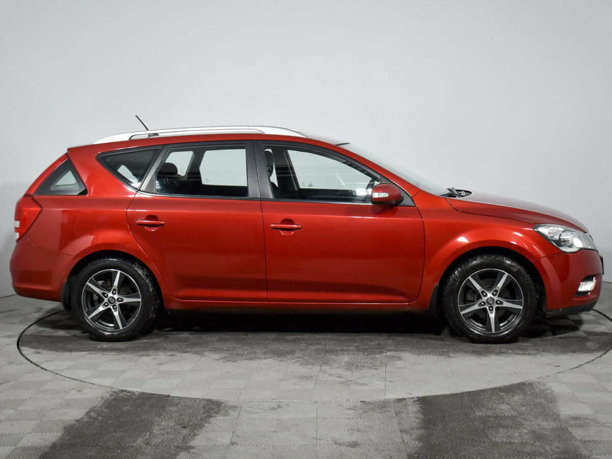 Kia Ceed I Рестайлинг, 2011 Фото №4