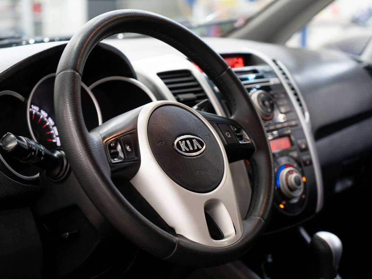 Kia Venga, 2011 Фото №7