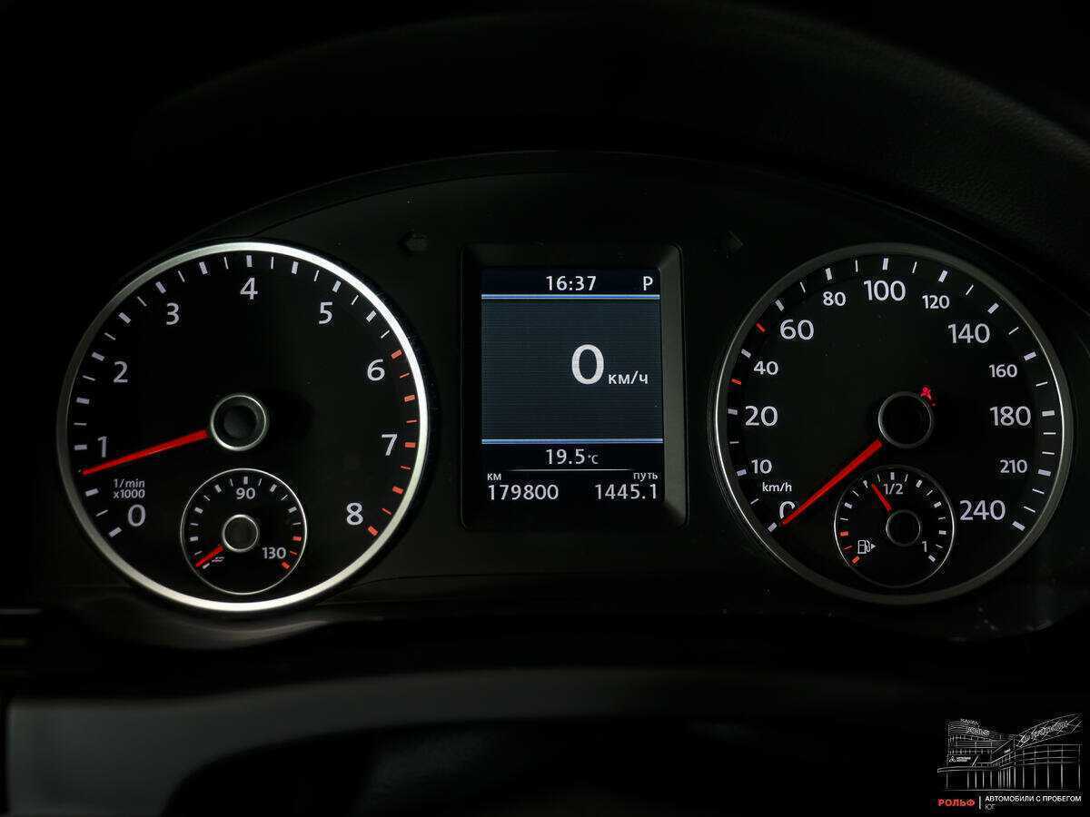 Volkswagen Tiguan, 2011 Фото №10