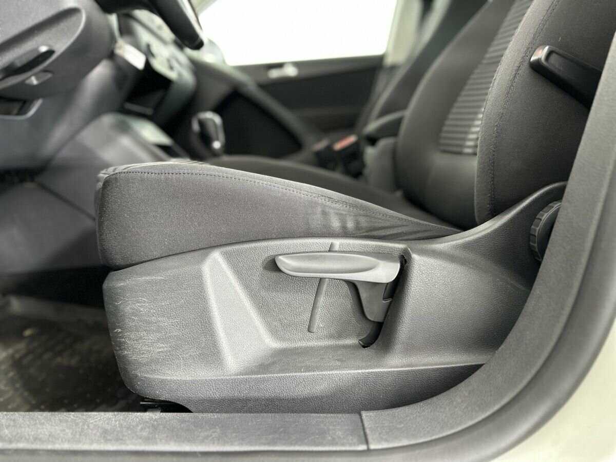 Volkswagen Tiguan, 2011 Фото №10