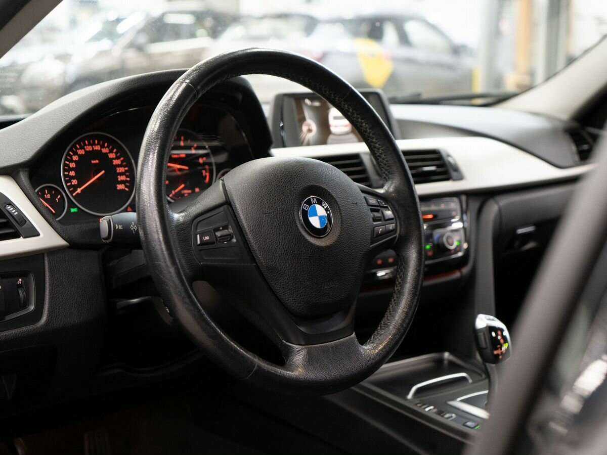 BMW 3 серии 318i, 2015 Фото №5