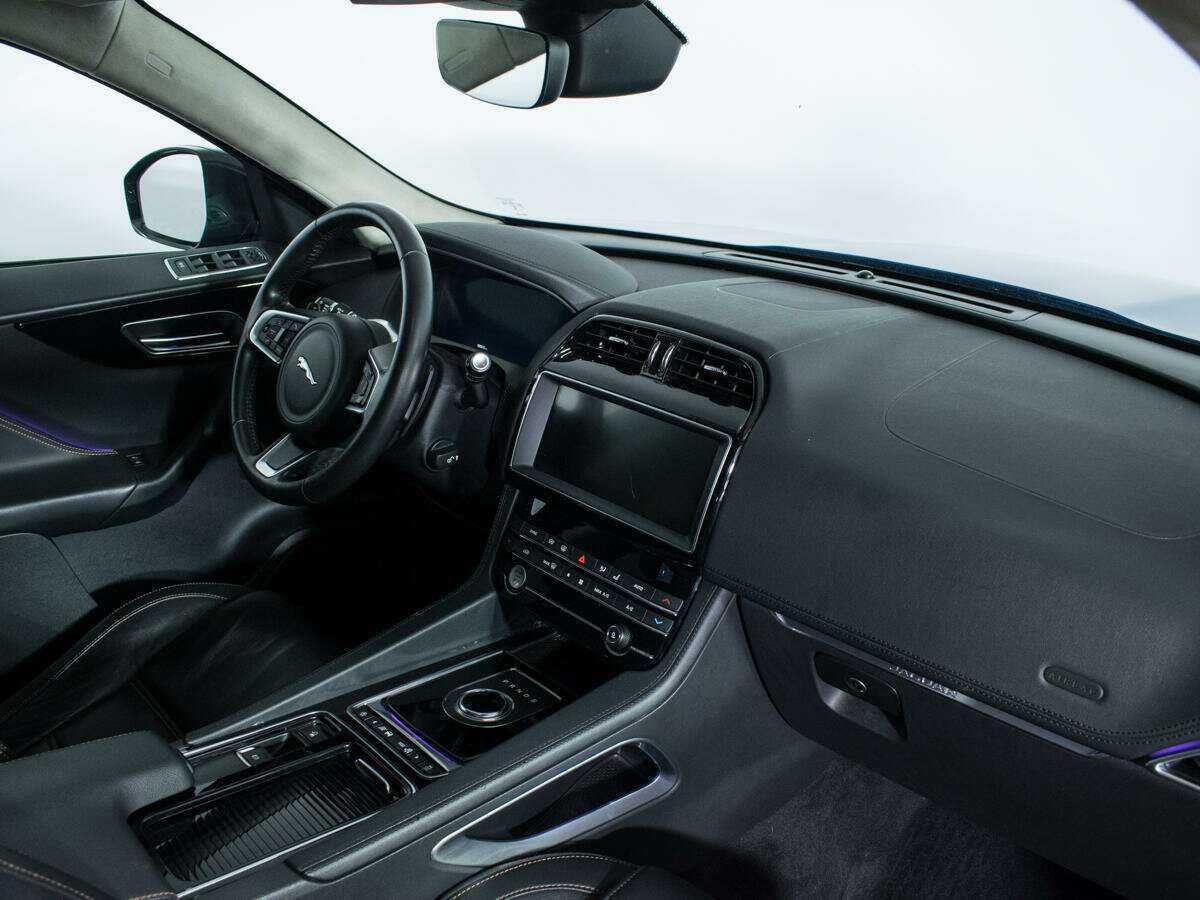 Jaguar F-Pace, 2018 Фото №7