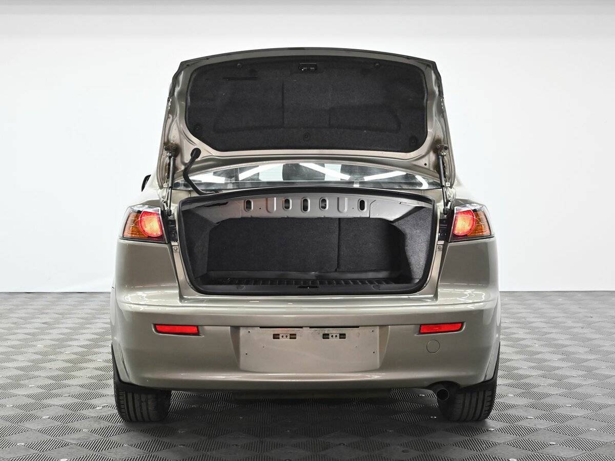 Mitsubishi Lancer, 2010 Фото №5
