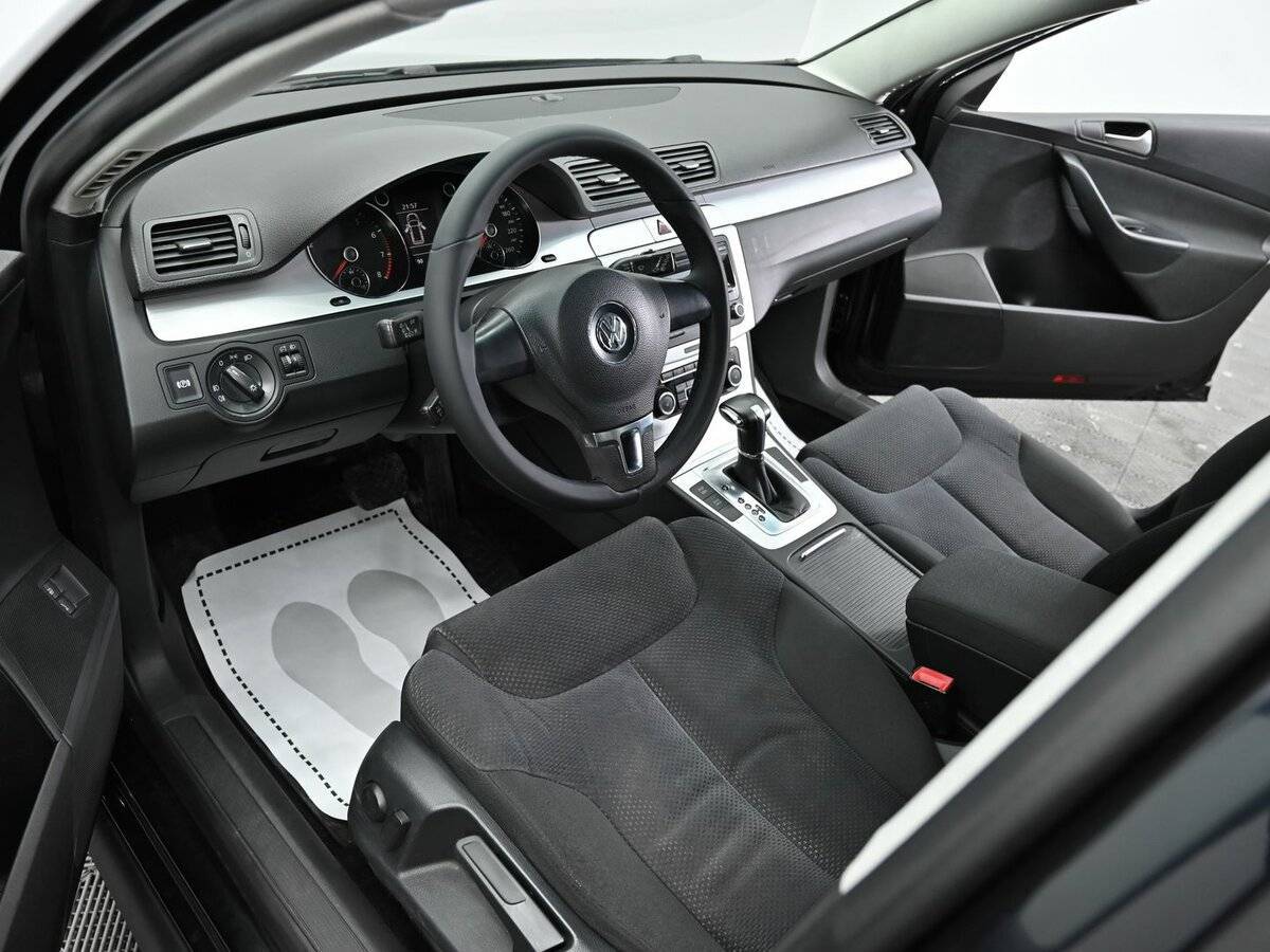 Volkswagen Passat, 2010 Фото №8