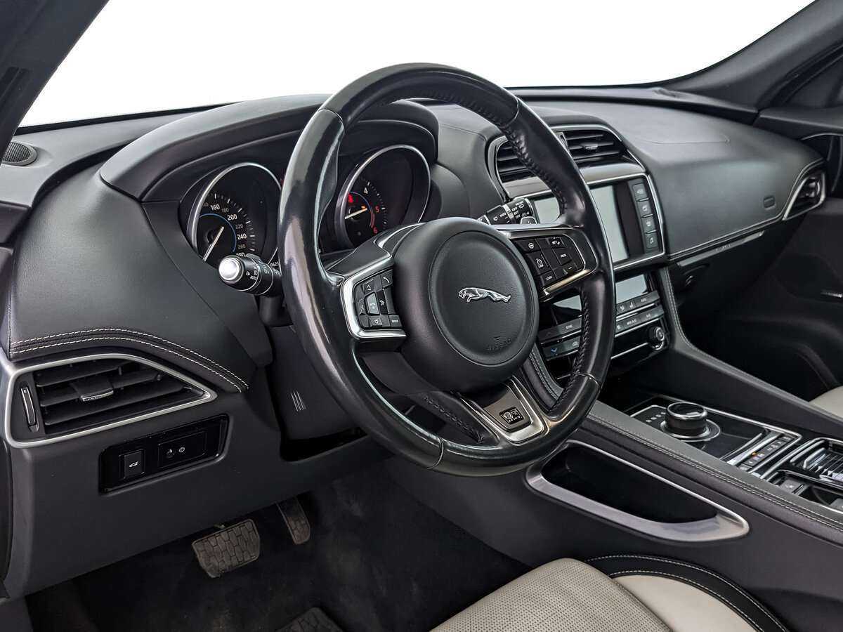 Jaguar F-Pace, 2017 Фото №11