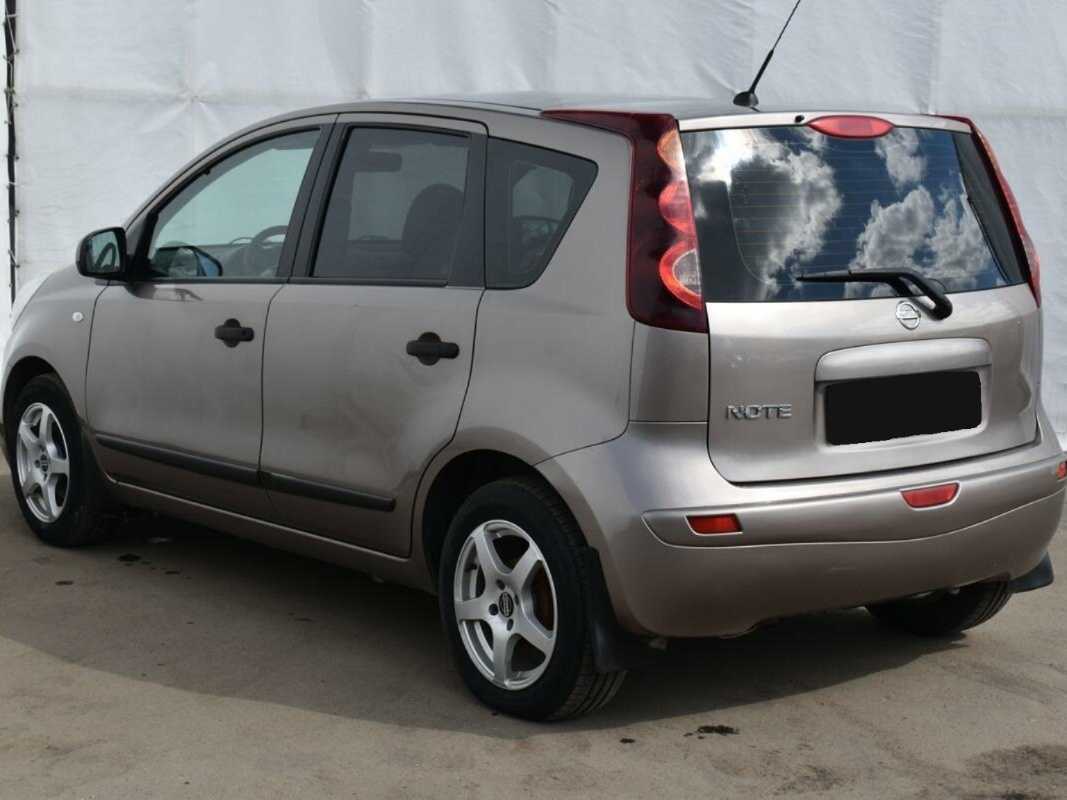 Nissan Note, 2011 Фото №7