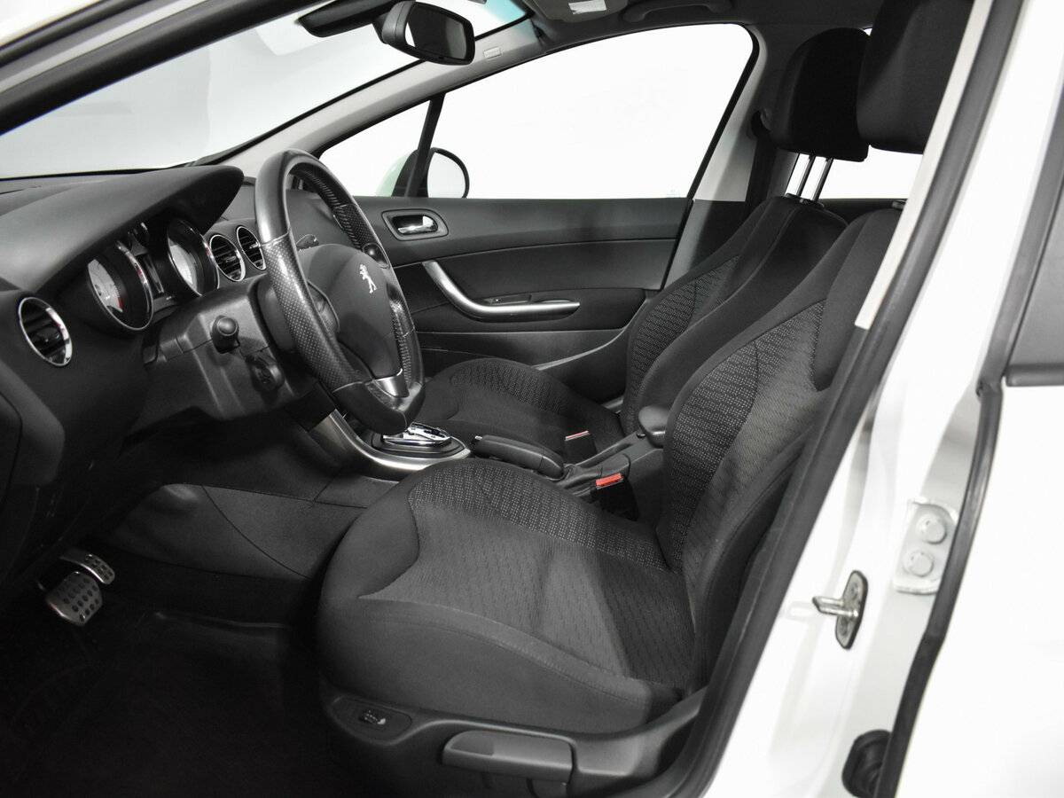 Peugeot 308 I Рестайлинг, 2011 Фото №8