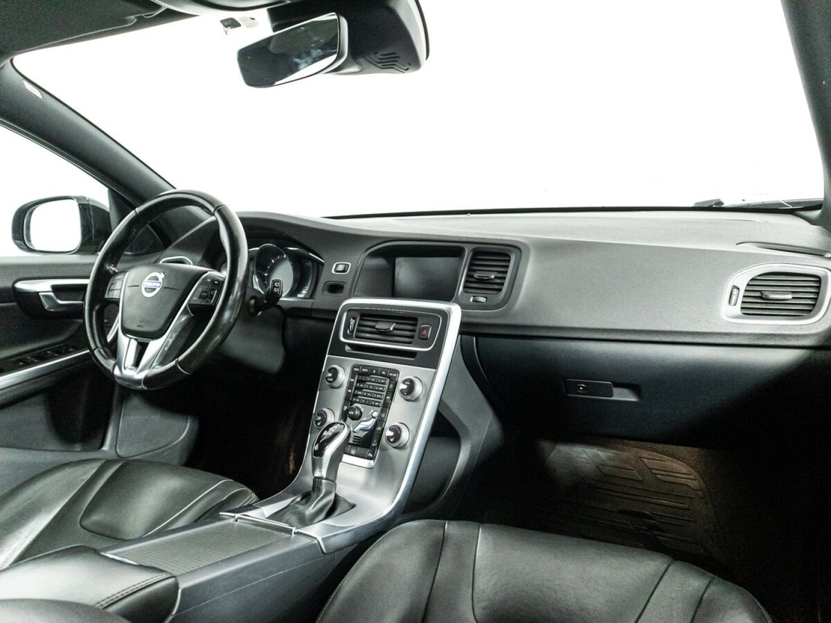 Volvo V60 Cross Country I, 2016 Фото №9