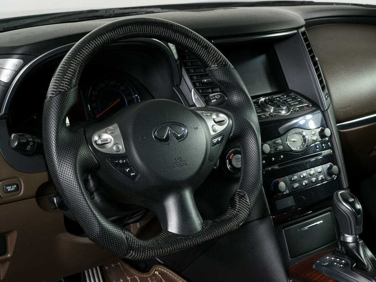 Infiniti FX37, 2010 Фото №15