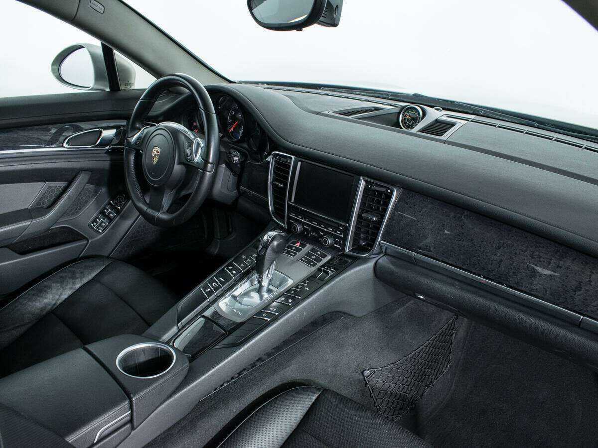 Porsche Panamera 4, 2010 Фото №9