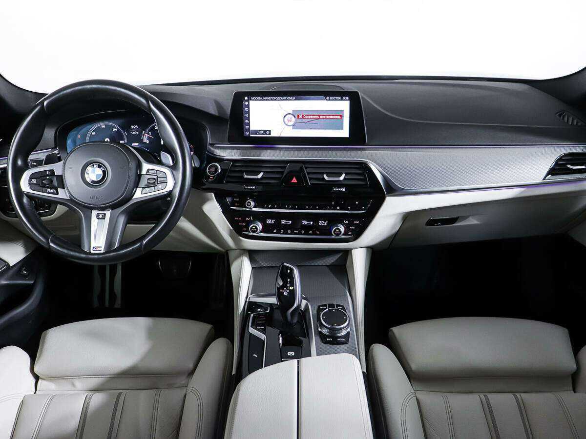 BMW 5 серии 530i xDrive, 2019 Фото №12