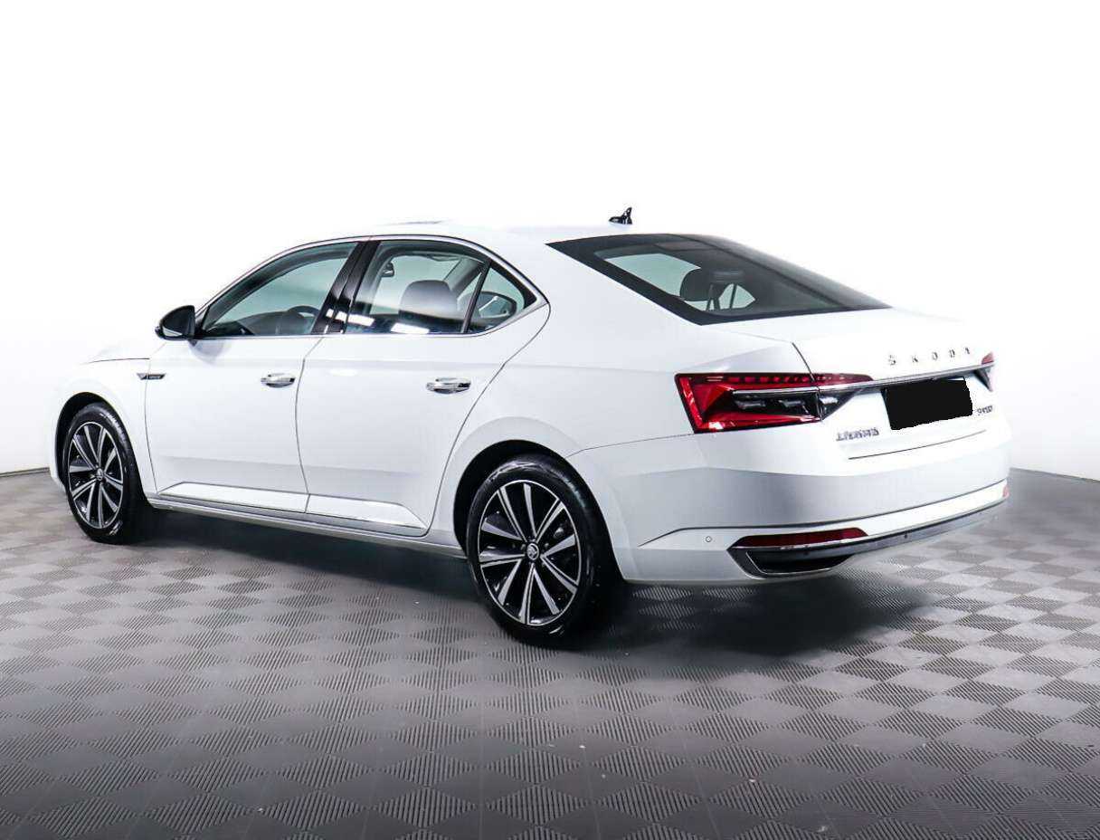 Skoda Superb, 2023 Фото №5