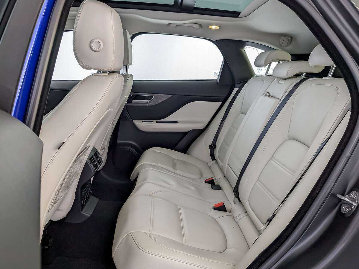 Jaguar F-Pace, 2017 Фото №12