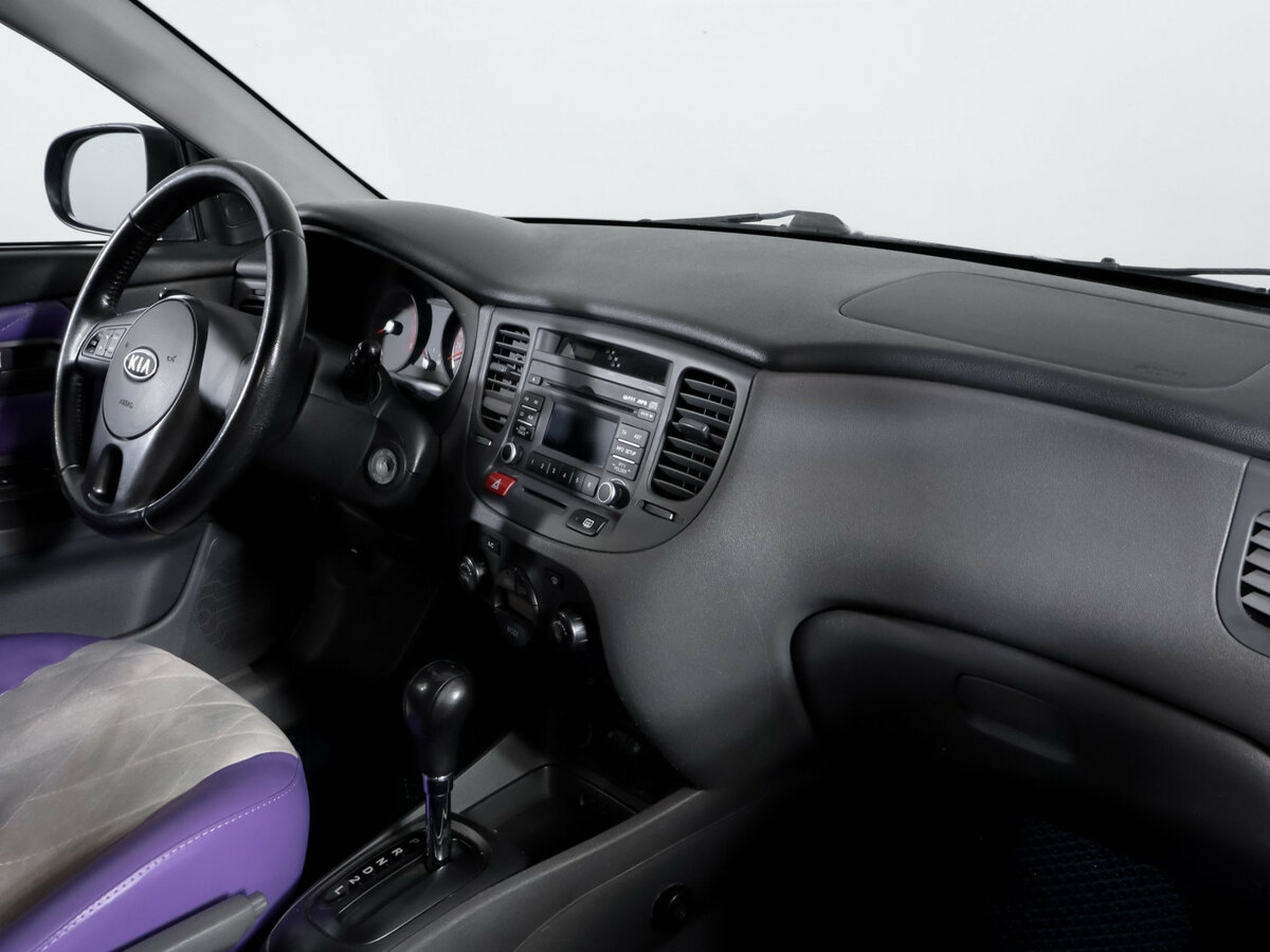 Kia Rio II Рестайлинг, 2011 Фото №7