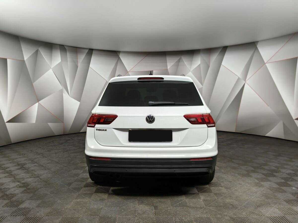 Volkswagen Tiguan, 2018 Фото №8