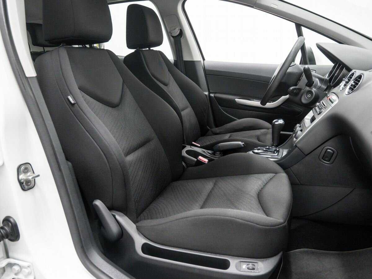 Peugeot 308, 2010 Фото №8