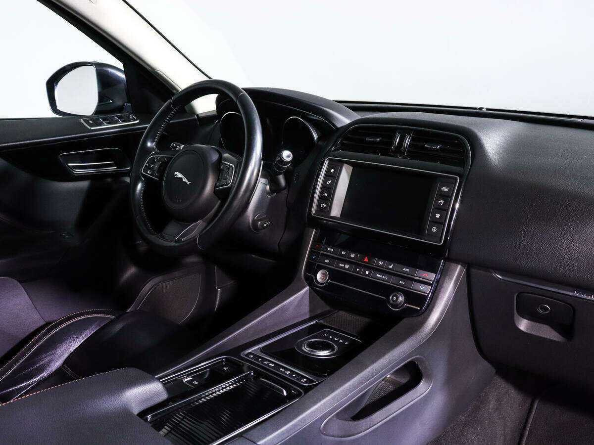 Jaguar F-Pace, 2016 Фото №7