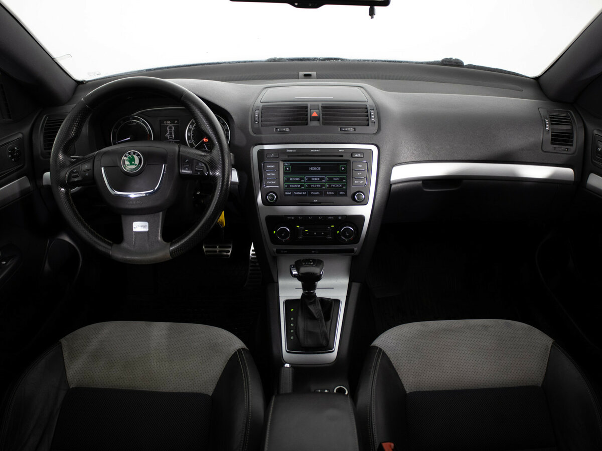 Skoda Octavia RS II Рестайлинг, 2011 Фото №7