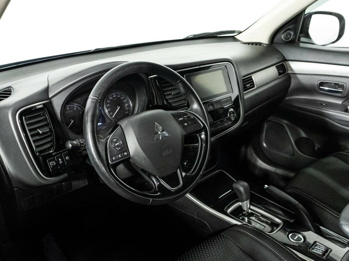 Mitsubishi Outlander, 2018 Фото №11