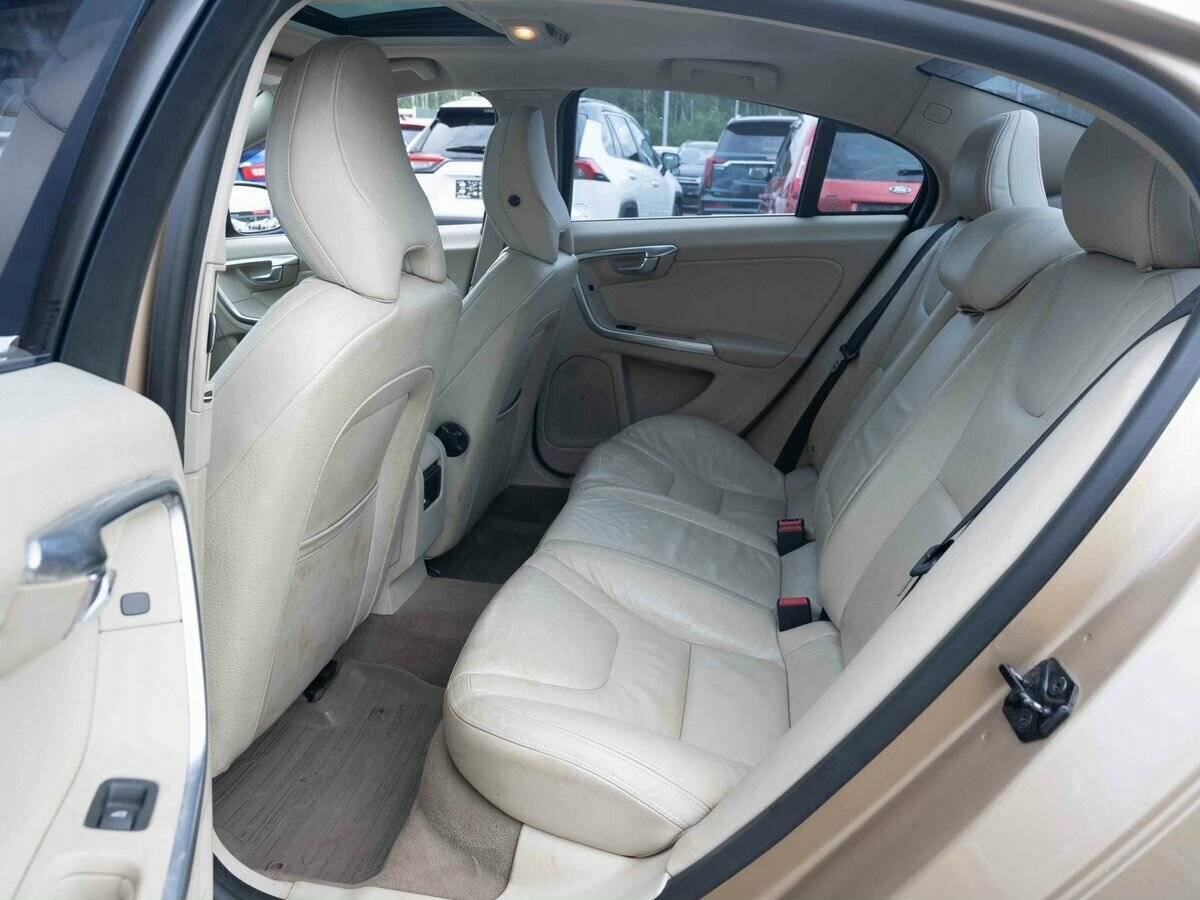 Volvo S60, 2011 Фото №8
