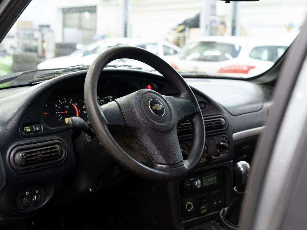 Chevrolet Niva, 2011 Фото №5