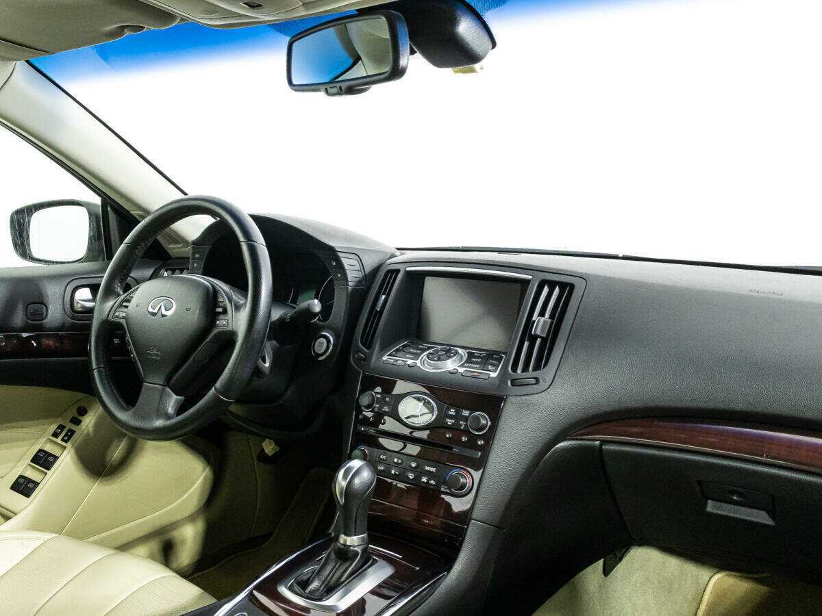 Infiniti G37, 2012 Фото №9