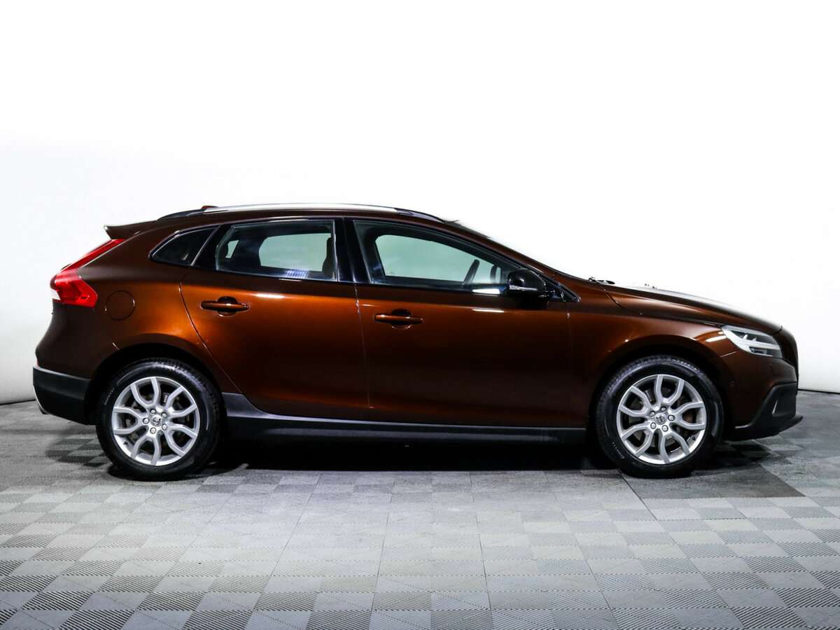 Volvo V40 Cross Country, 2018 Фото №4