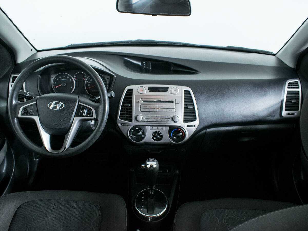 Hyundai i20, 2010 Фото №12