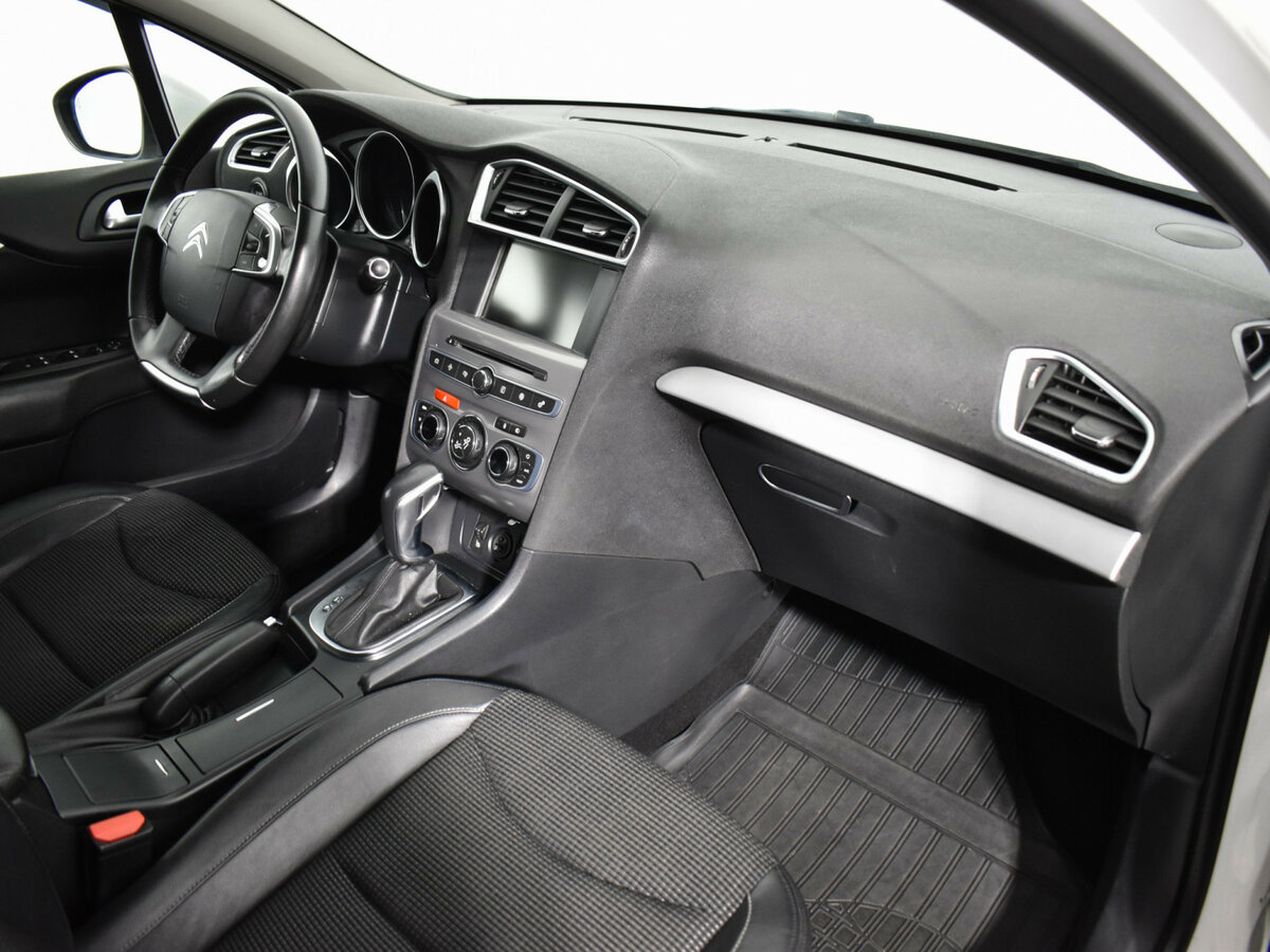 Citroen C4 II Рестайлинг, 2016 Фото №8