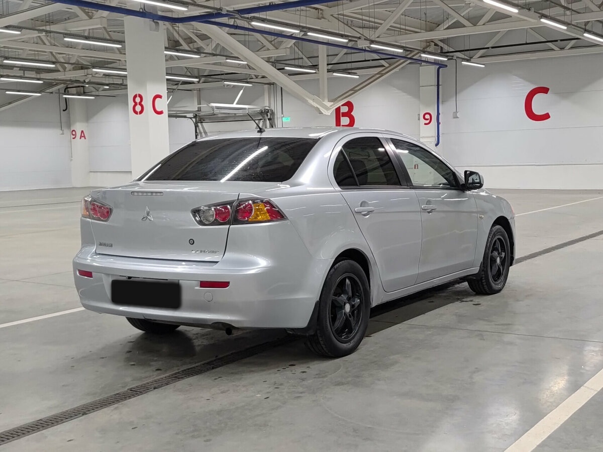 Mitsubishi Lancer X Рестайлинг, 2011 Фото №5