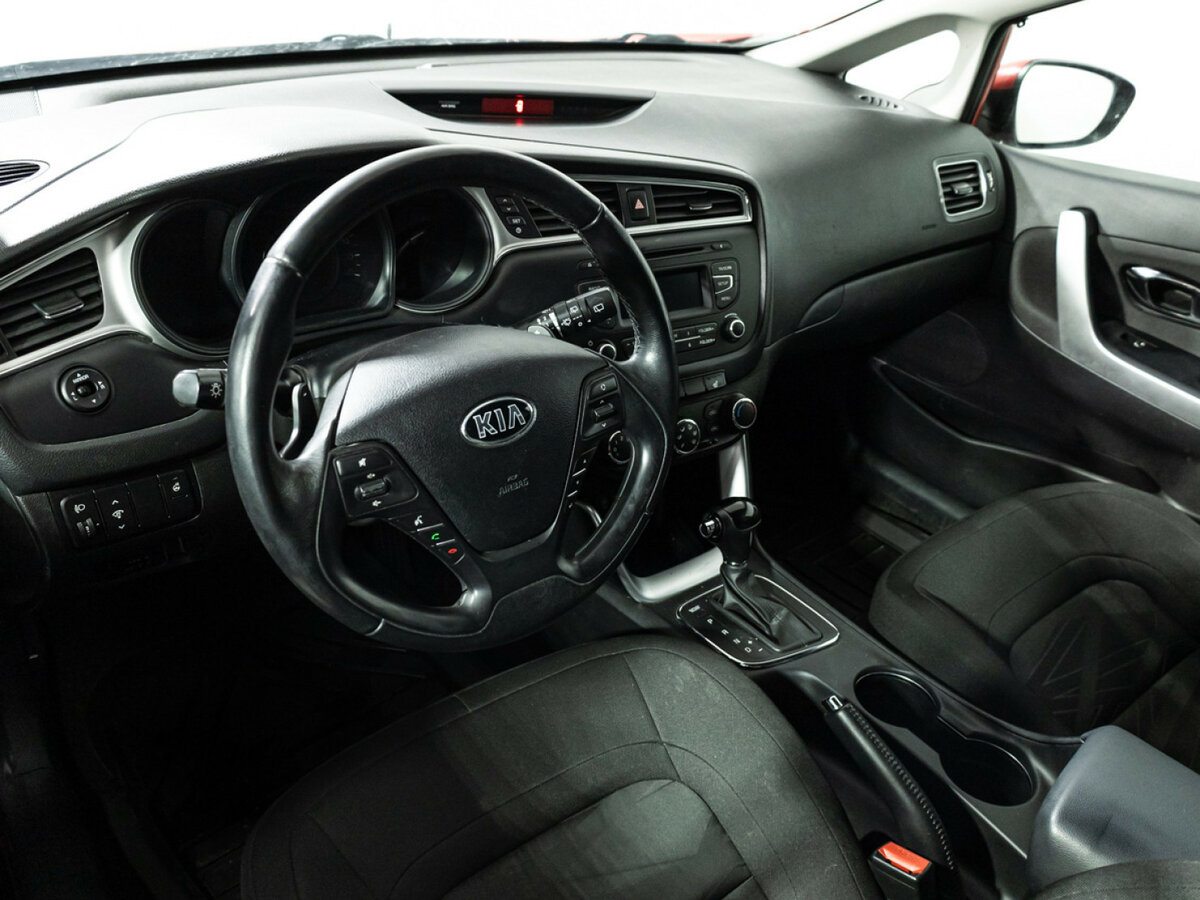 Kia Ceed II Рестайлинг, 2016 Фото №11