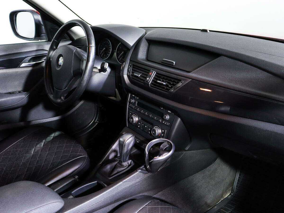BMW X1 18i, 2011 Фото №7