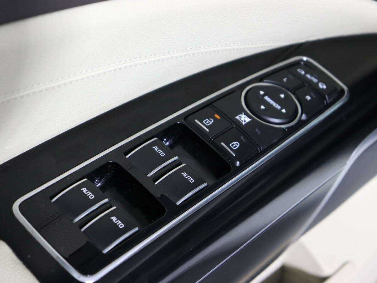 Kia Quoris, 2013 Фото №19