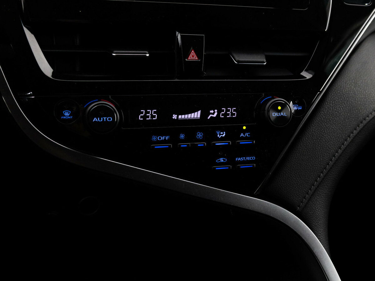 Toyota Camry VIII (XV70) Рестайлинг, 2021 Фото №11