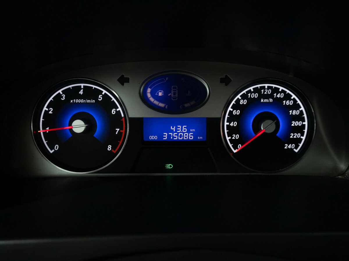 Geely Emgrand EC7, 2013 Фото №12