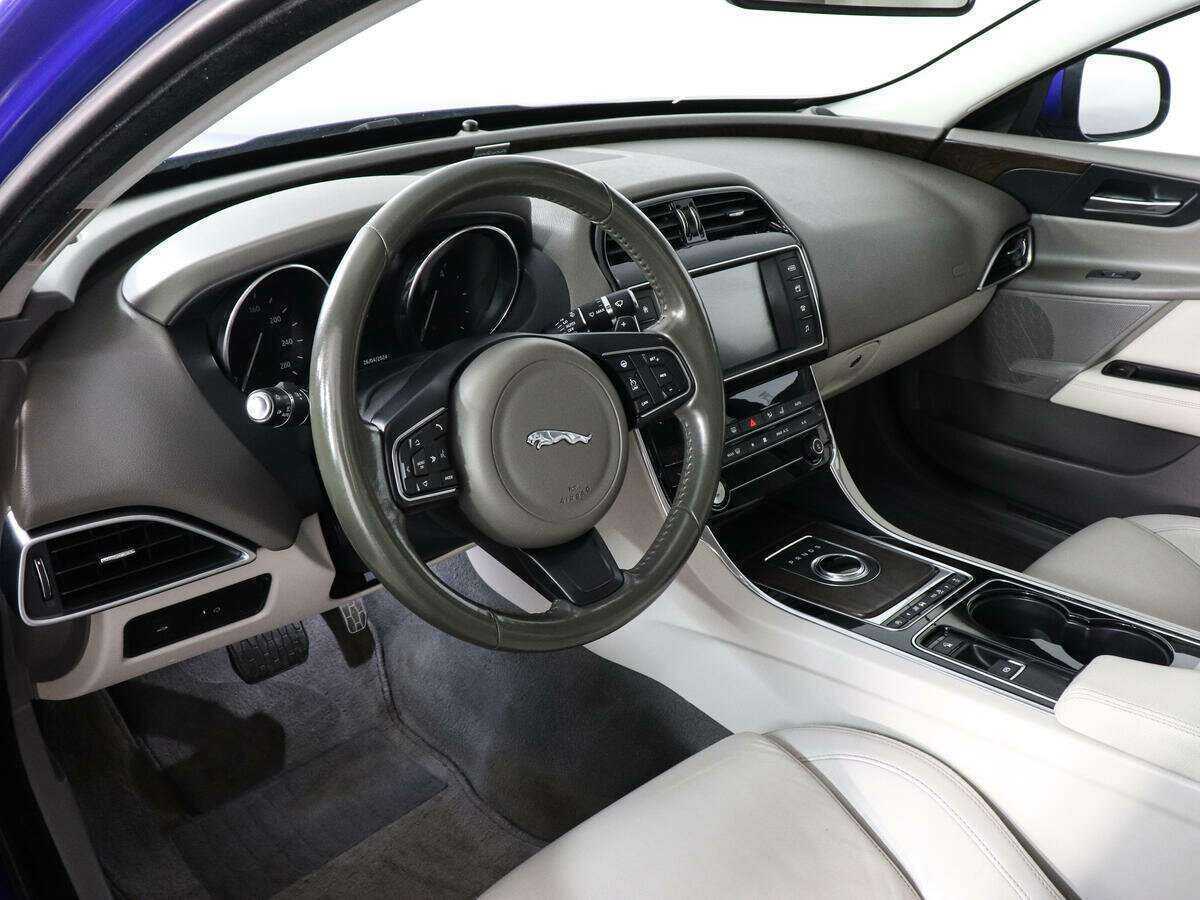 Jaguar XE, 2016 Фото №7