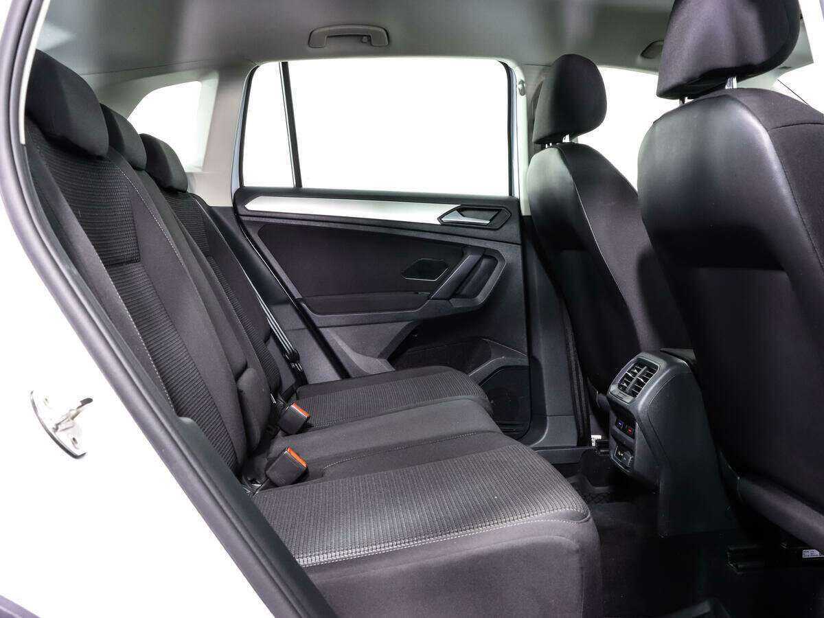 Volkswagen Tiguan L, 2020 Фото №17