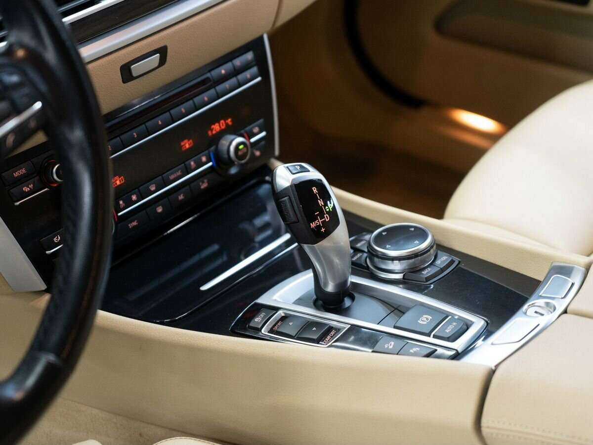 BMW 5 серии Gran Turismo 530d xDrive, 2014 Фото №13