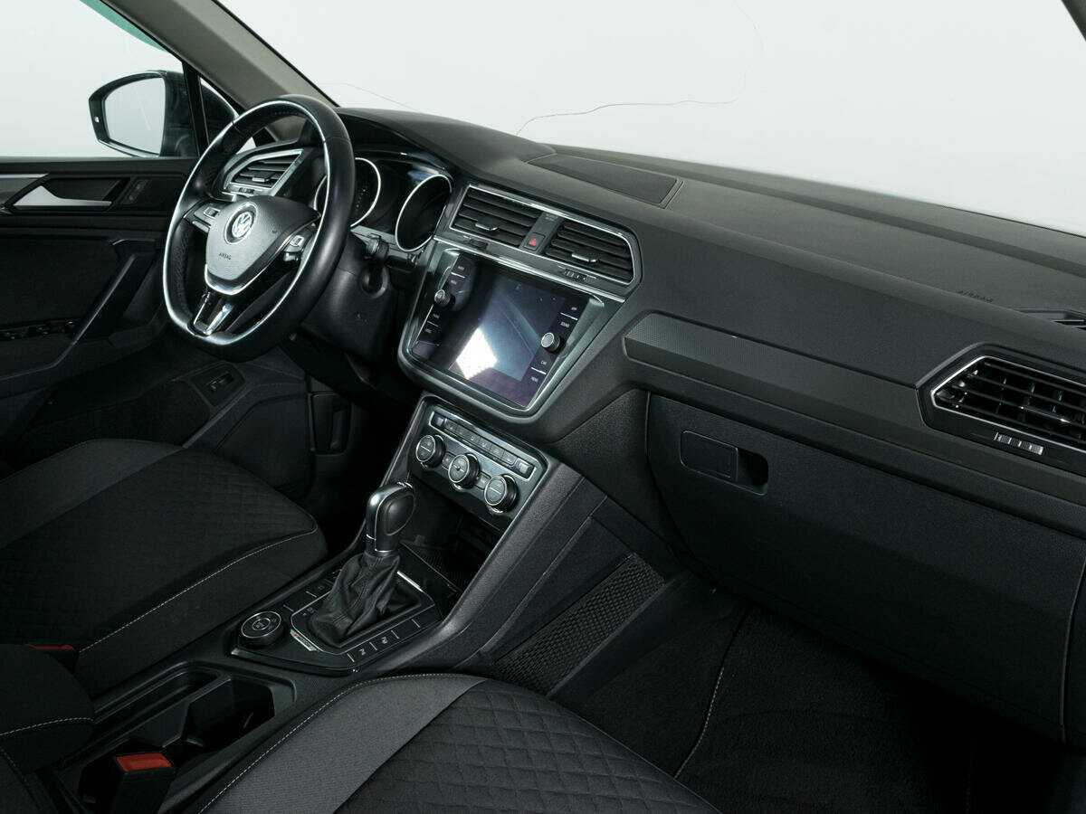 Volkswagen Tiguan, 2018 Фото №9