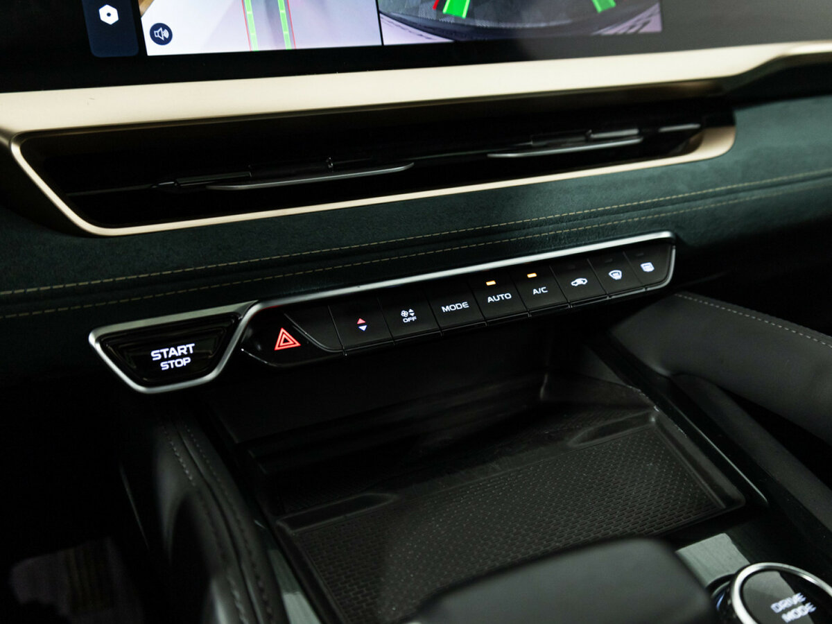 Geely Monjaro I, 2023 Фото №20